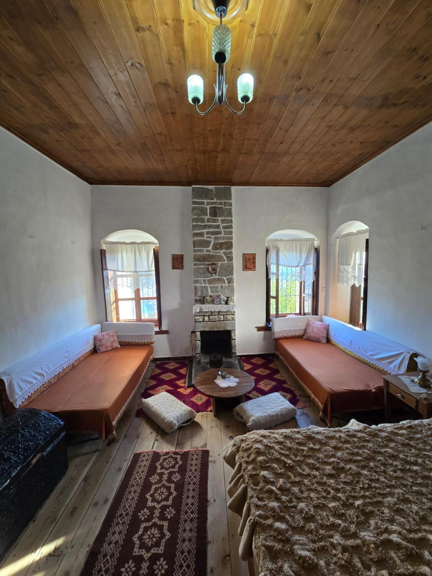 Traditional Guesthouse Përmet Eksteriør billede